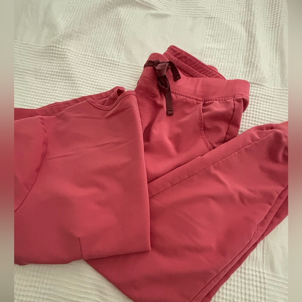 Figs scrubs